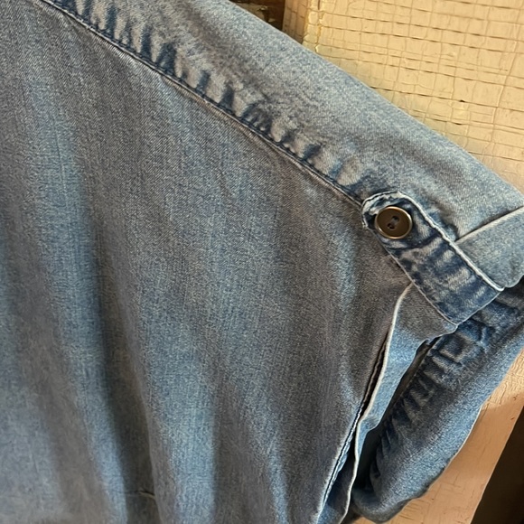 Lucky Brand Denim Short Sleeved Blouse.  Soft.  Size L but cute as oversized! - Picture 3 of 4